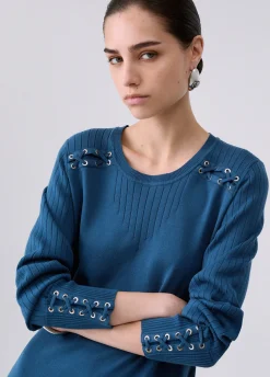 Abito in maglia con stringhe