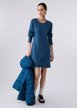 Abito in maglia con stringhe