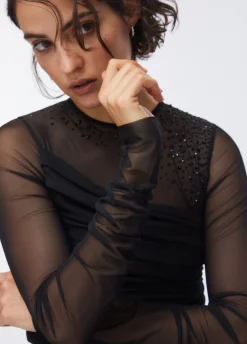 Abito in tulle con ricami gioiello