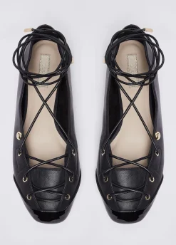 Ballerine lace-up
