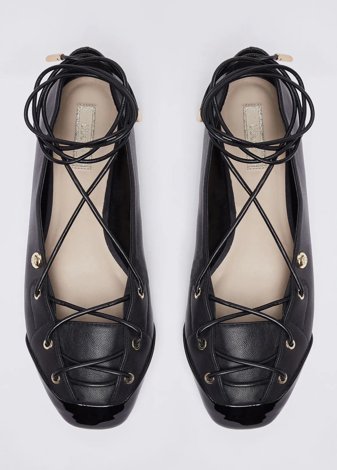 Ballerine lace-up