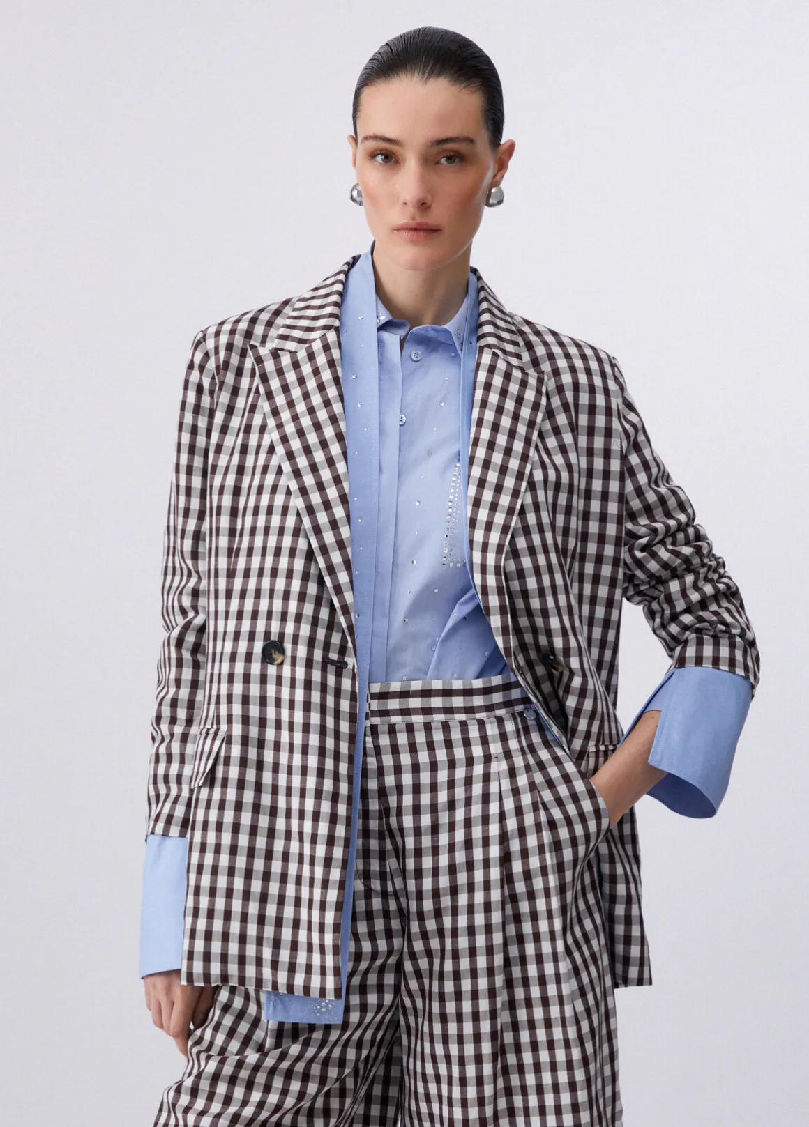 Blazer con sciarpa gioiello