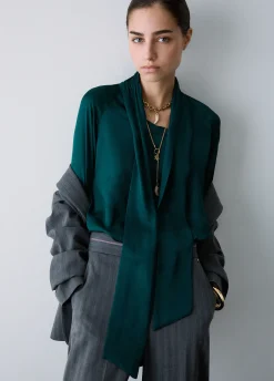 Blusa in raso con fiocco