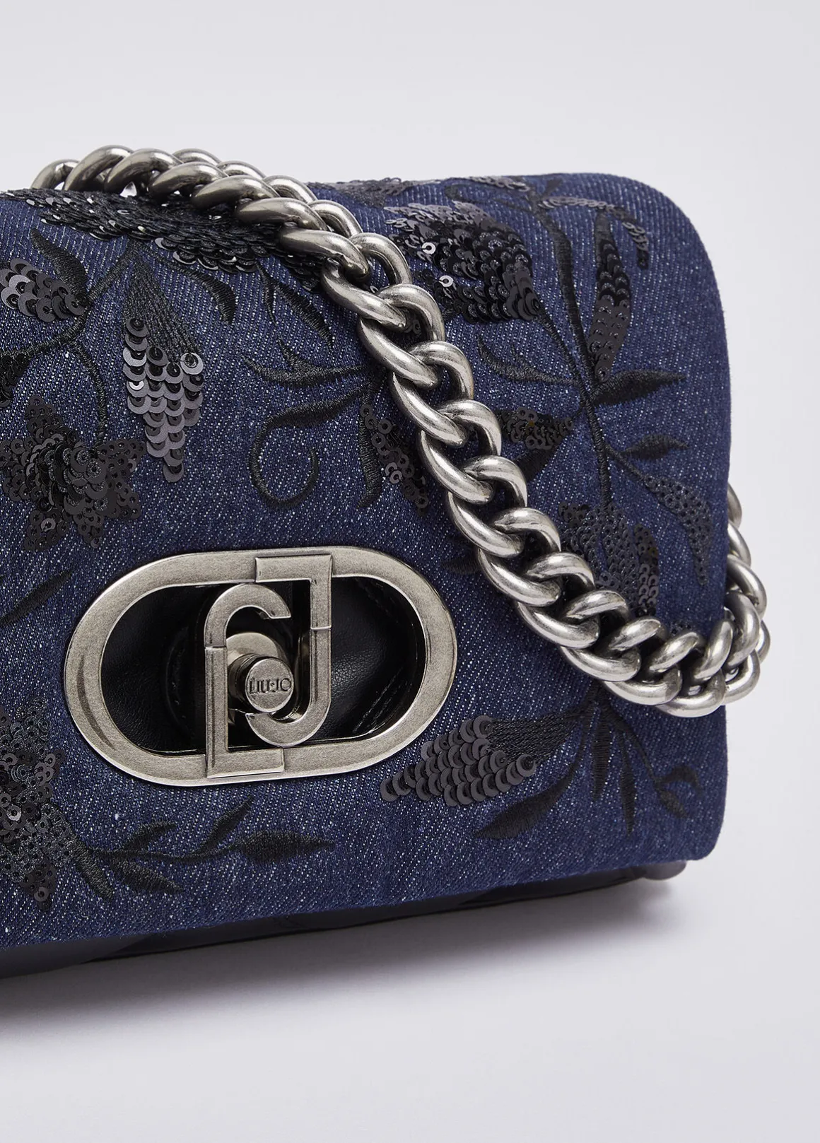 Borsa LaPuffy media in denim ricamato