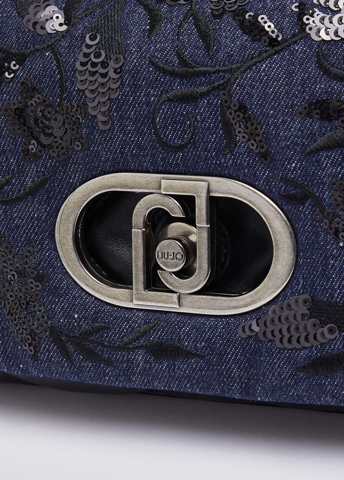 Borsa LaPuffy media in denim ricamato