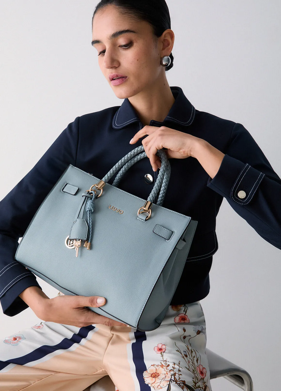 Borsa satchel media con charms