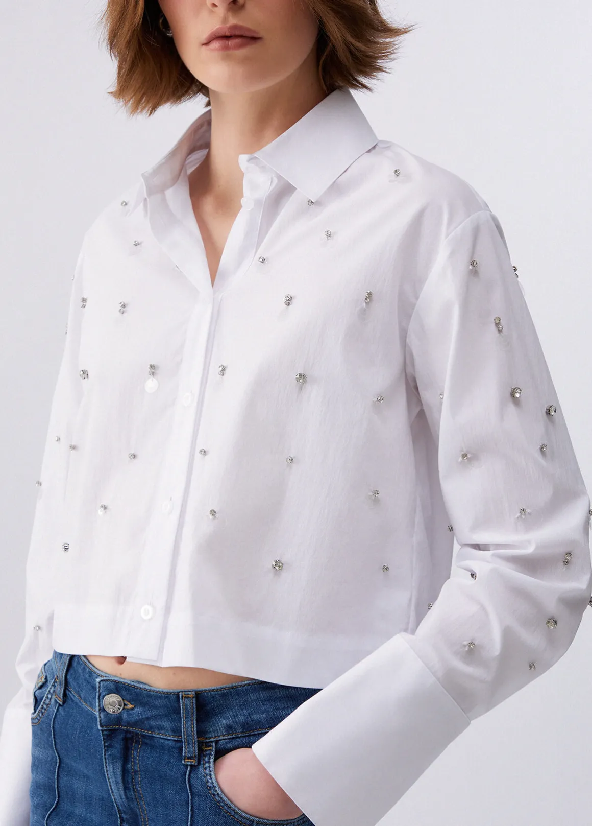 Camicia boxy con ricami gioiello