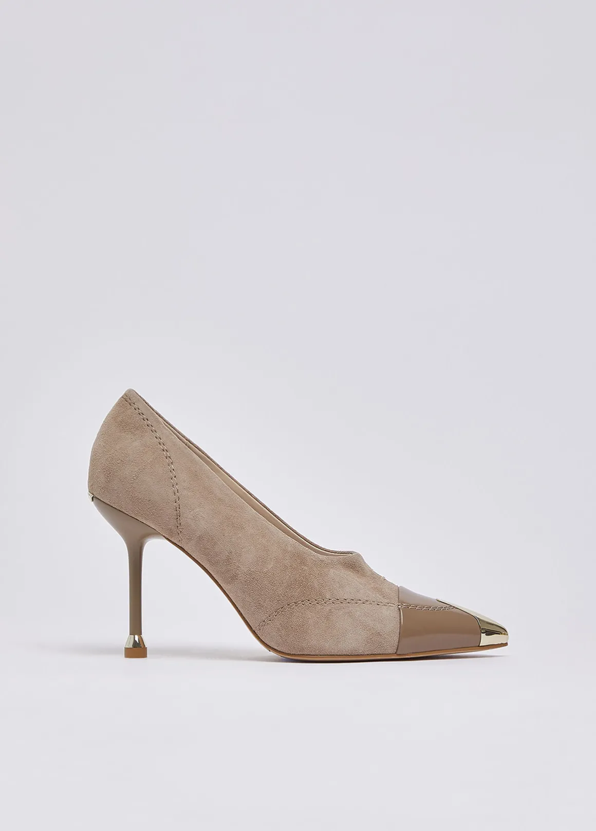 Décolleté con puntale metallico