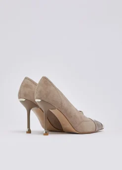 Décolleté con puntale metallico