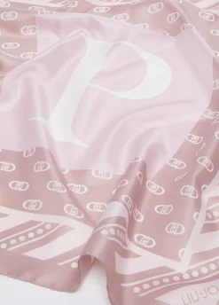 Foulard con lettera P