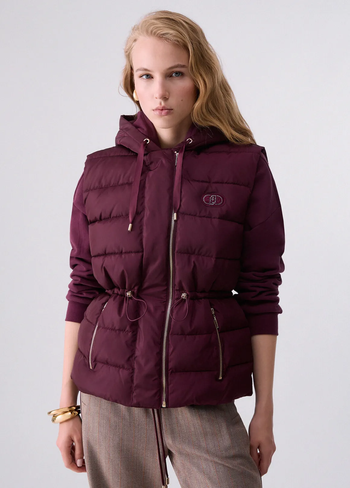 Gilet con cappuccio