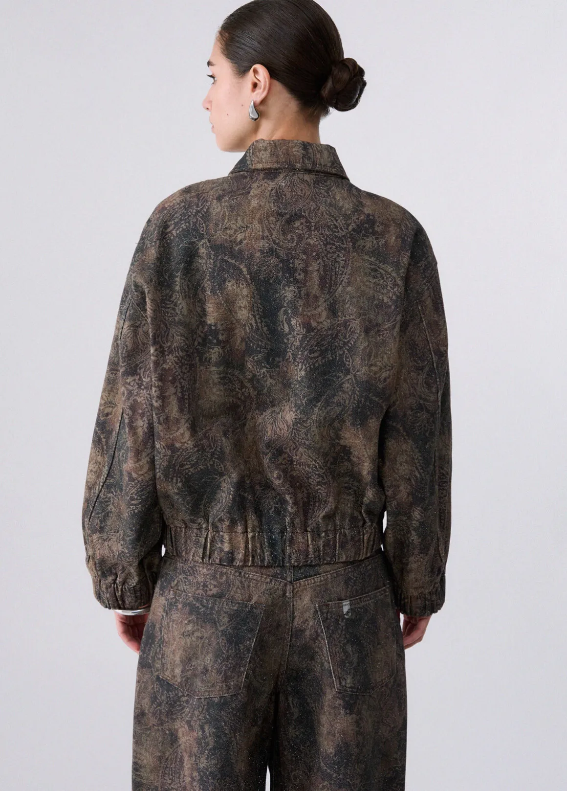 Giubbotto oversize con stampa glitter