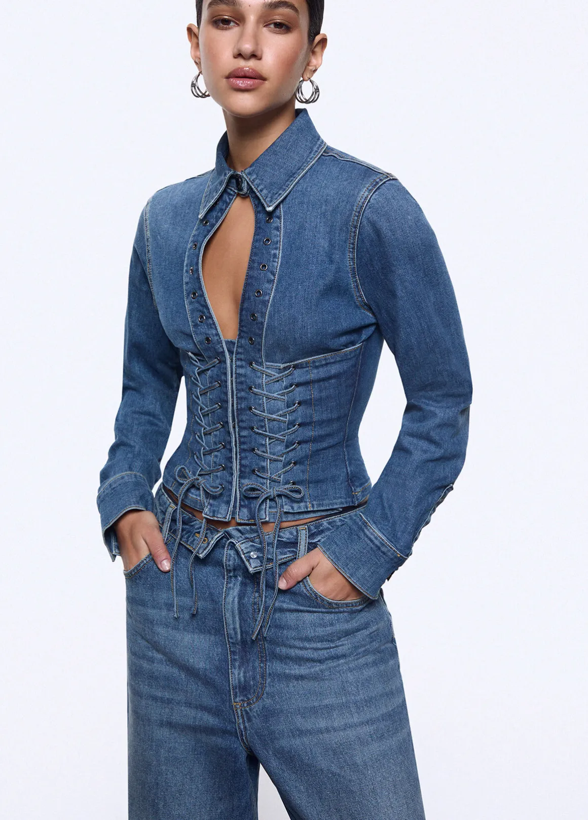 Jeans baggy con stringhe