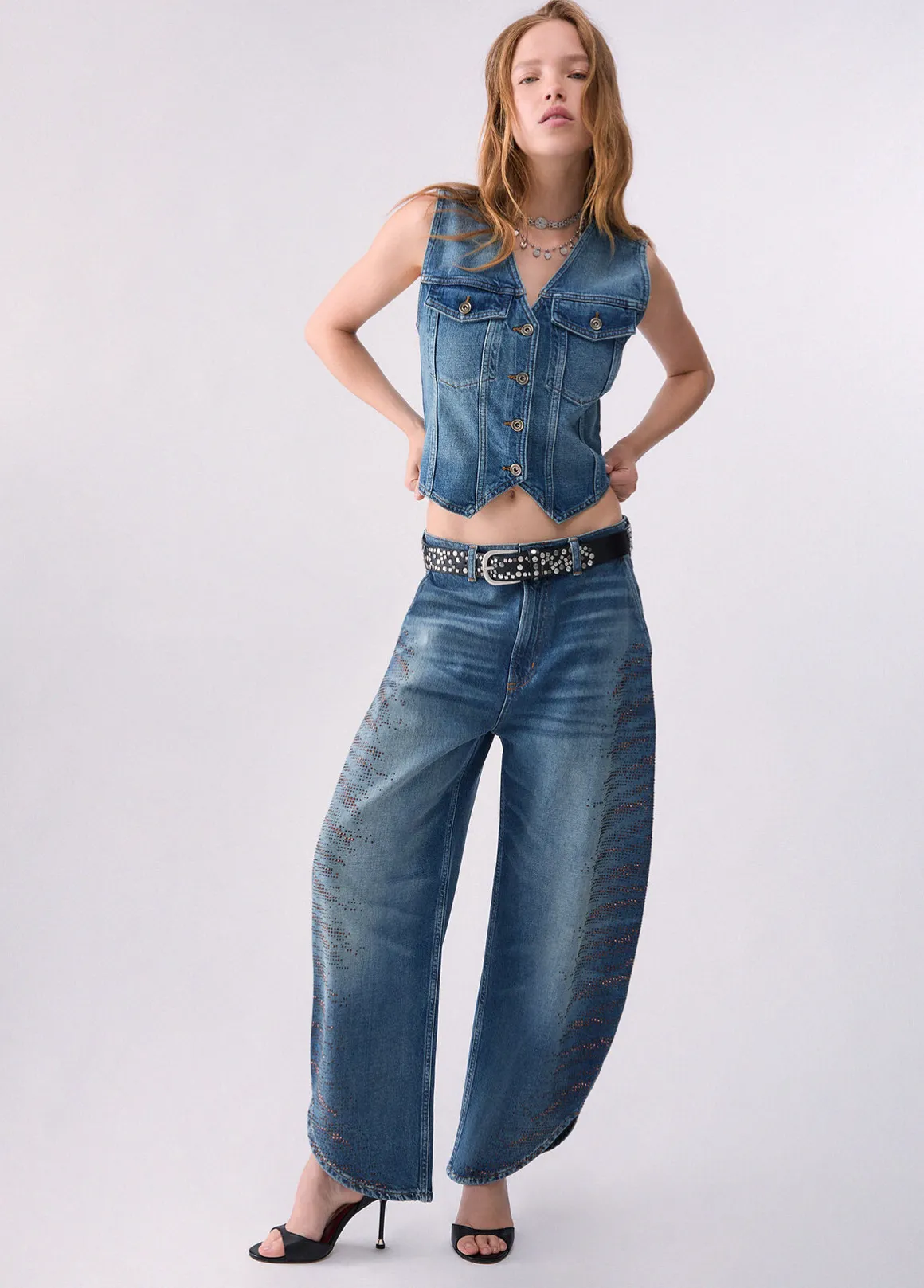 Jeans balloon con micro-strass