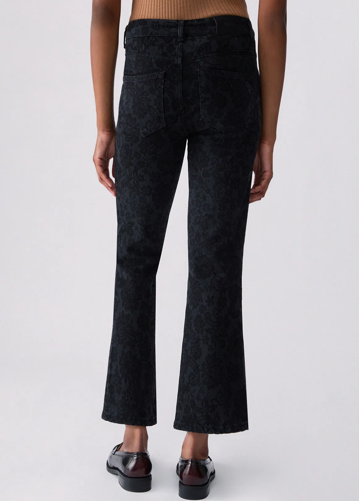 Jeans bootcut con dettaglio laser