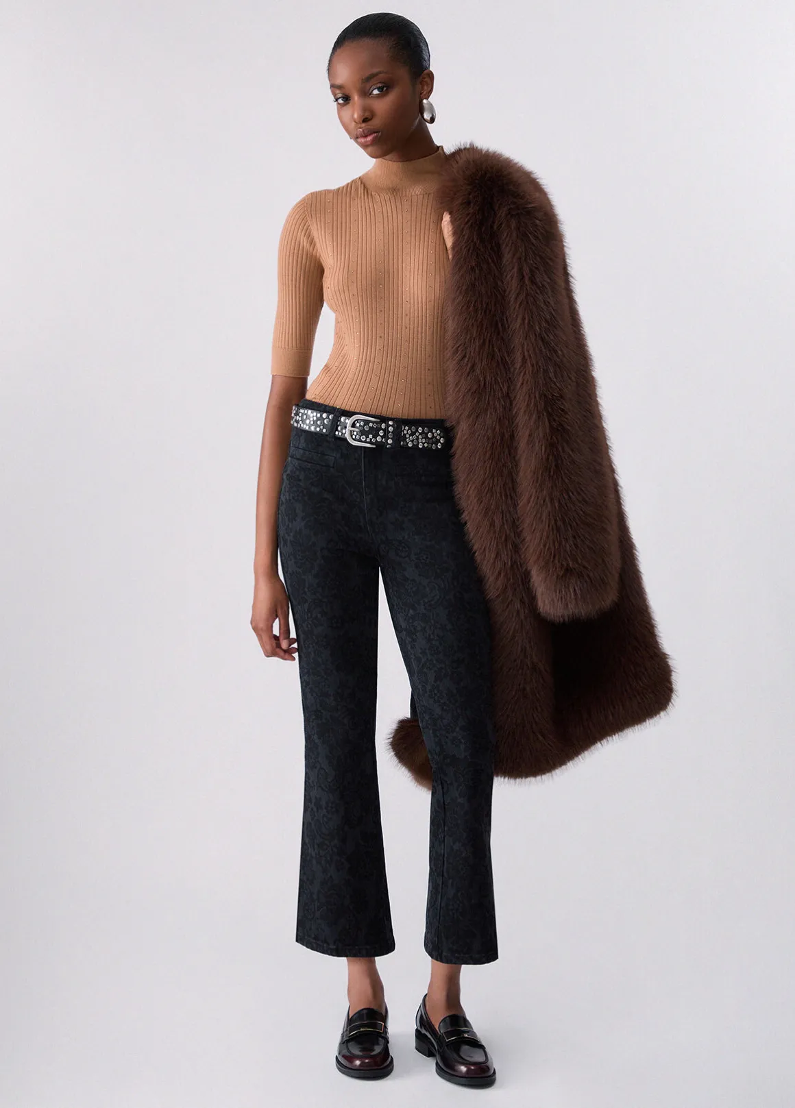Jeans bootcut con dettaglio laser