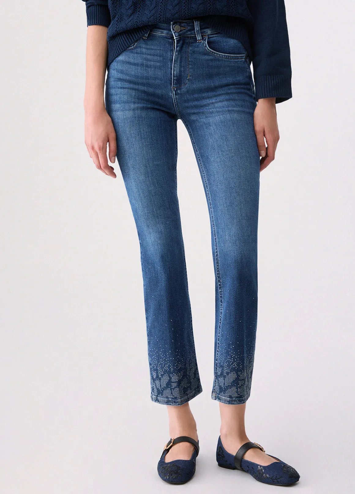 Jeans bootcut con strass