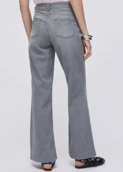 Jeans flare a vita alta con bottoni