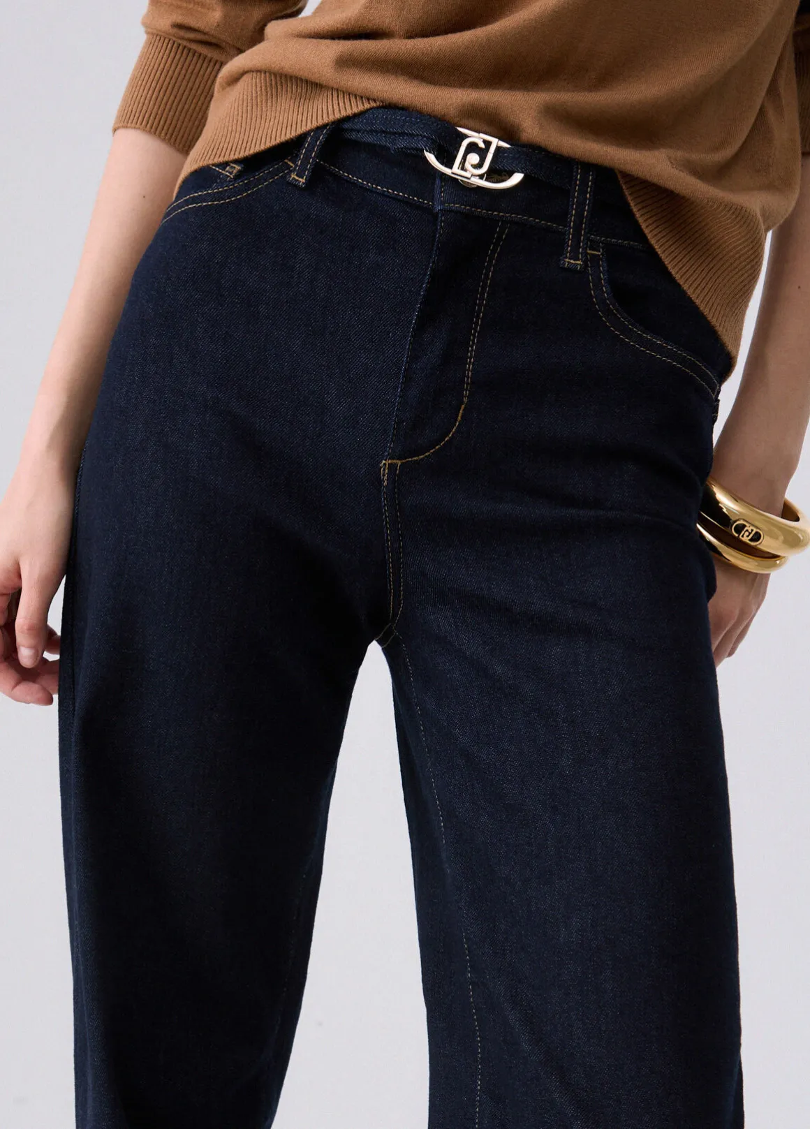 Jeans flare con cintura