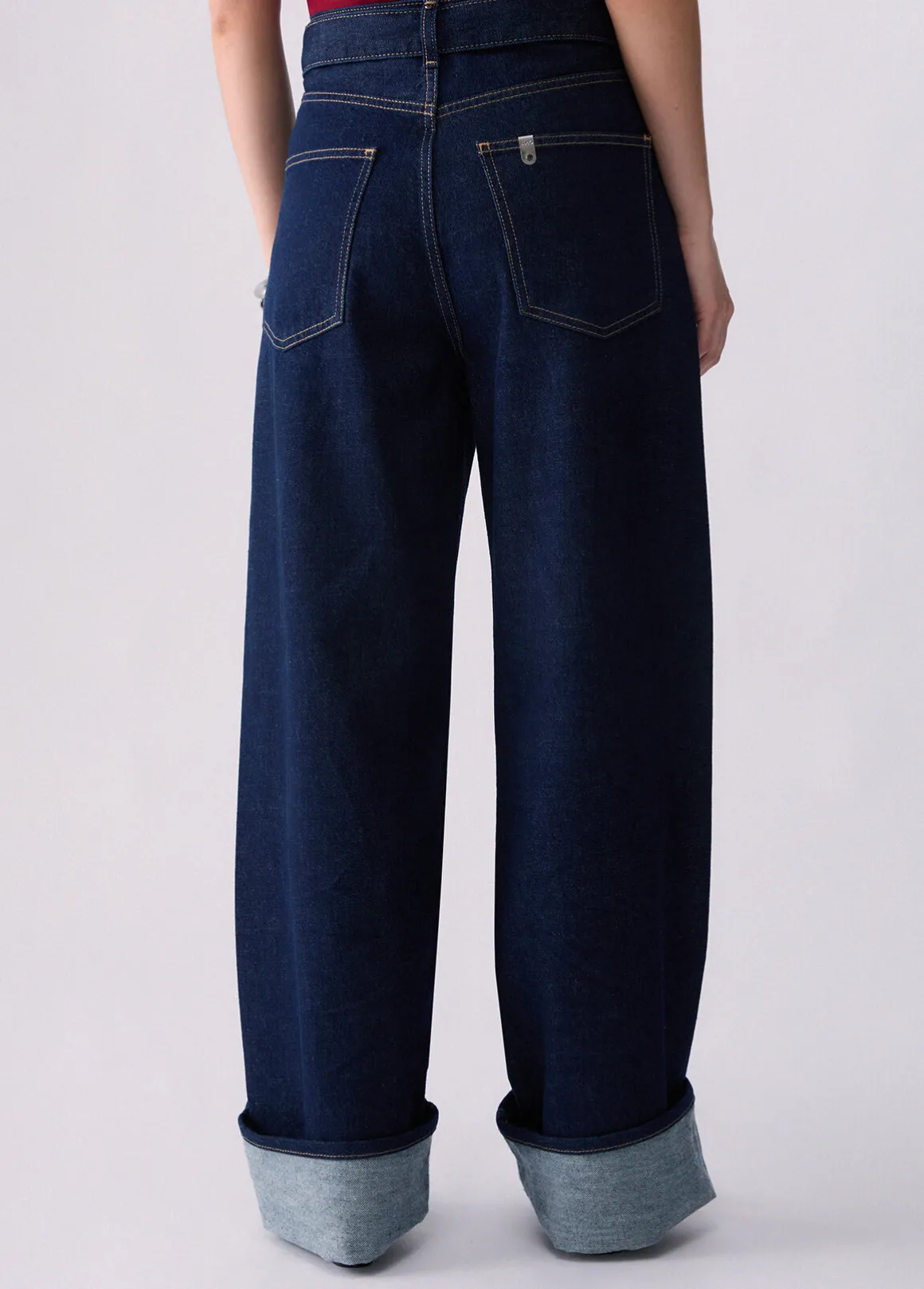 Jeans flare con risvolto
