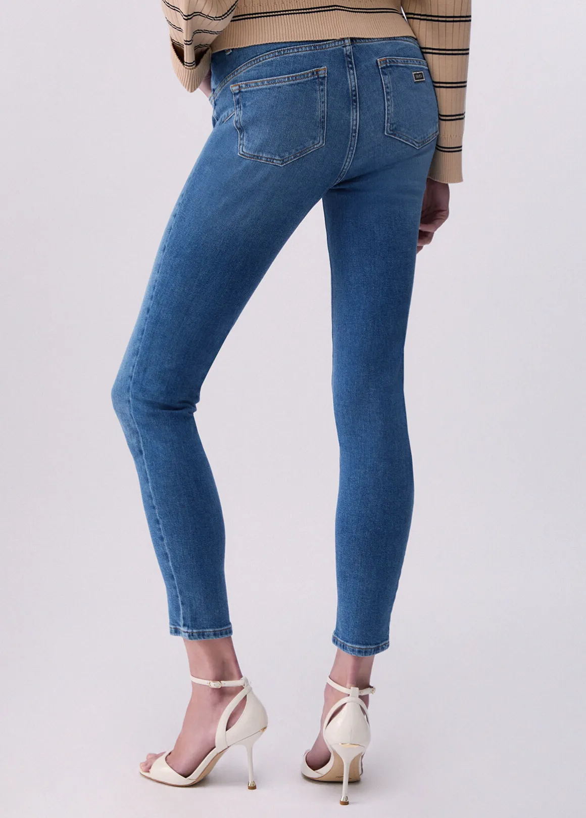 Jeans skinny a vita alta