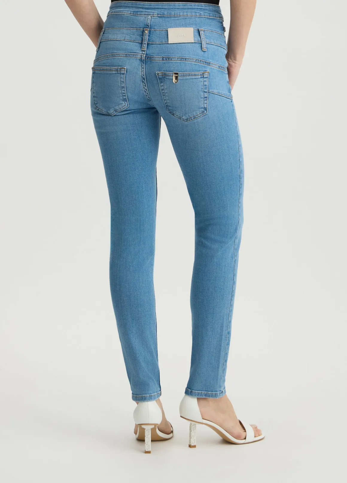 Jeans skinny a vita alta
