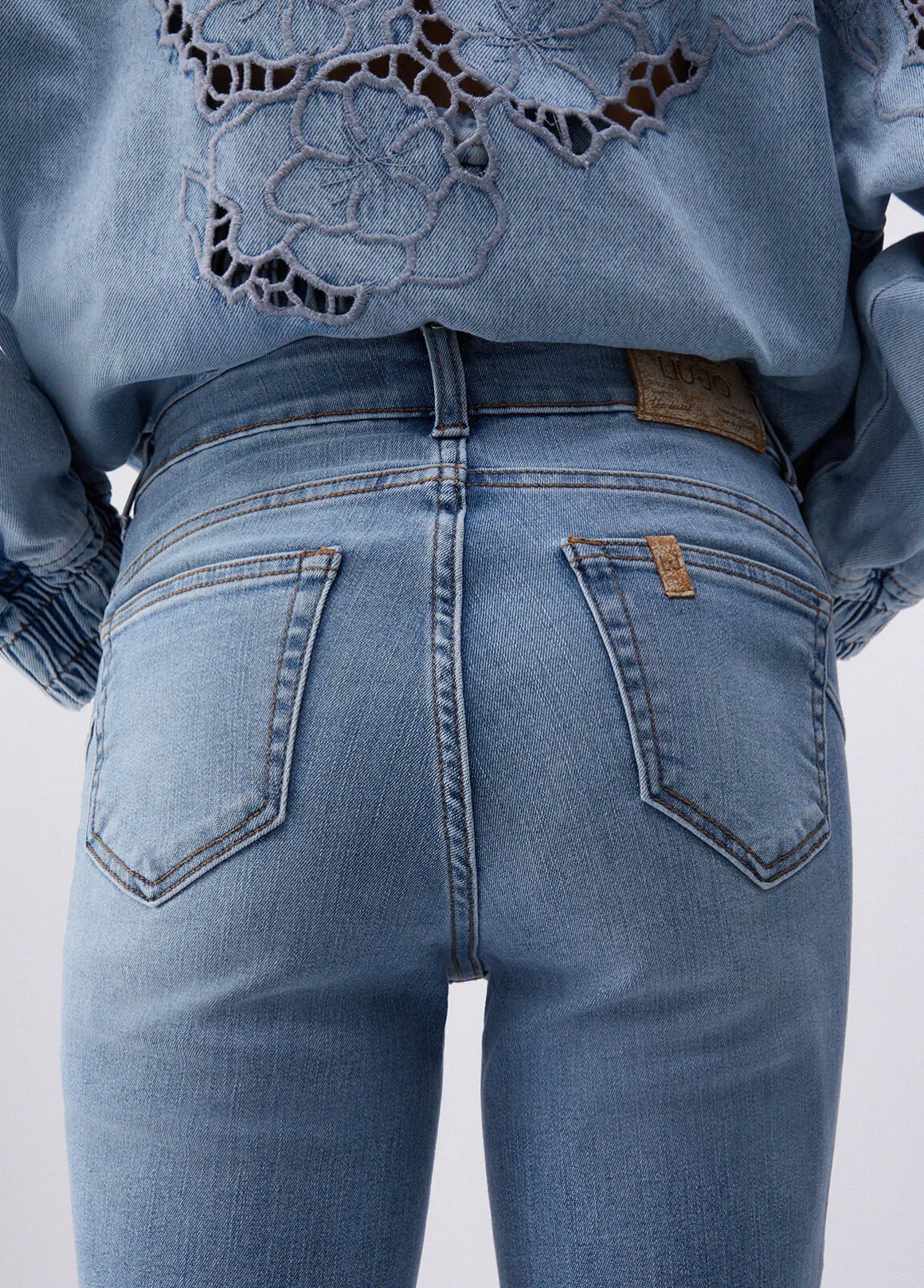 Jeans skinny a vita alta