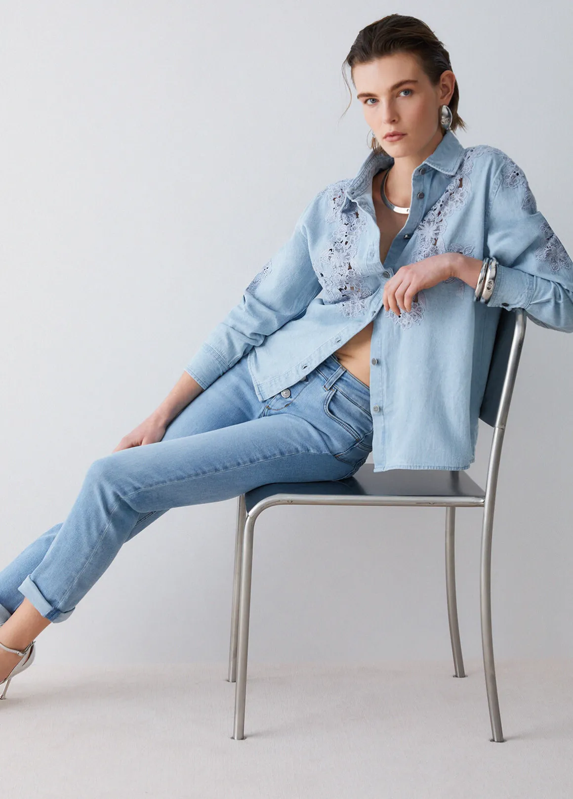 Jeans skinny con risvolto