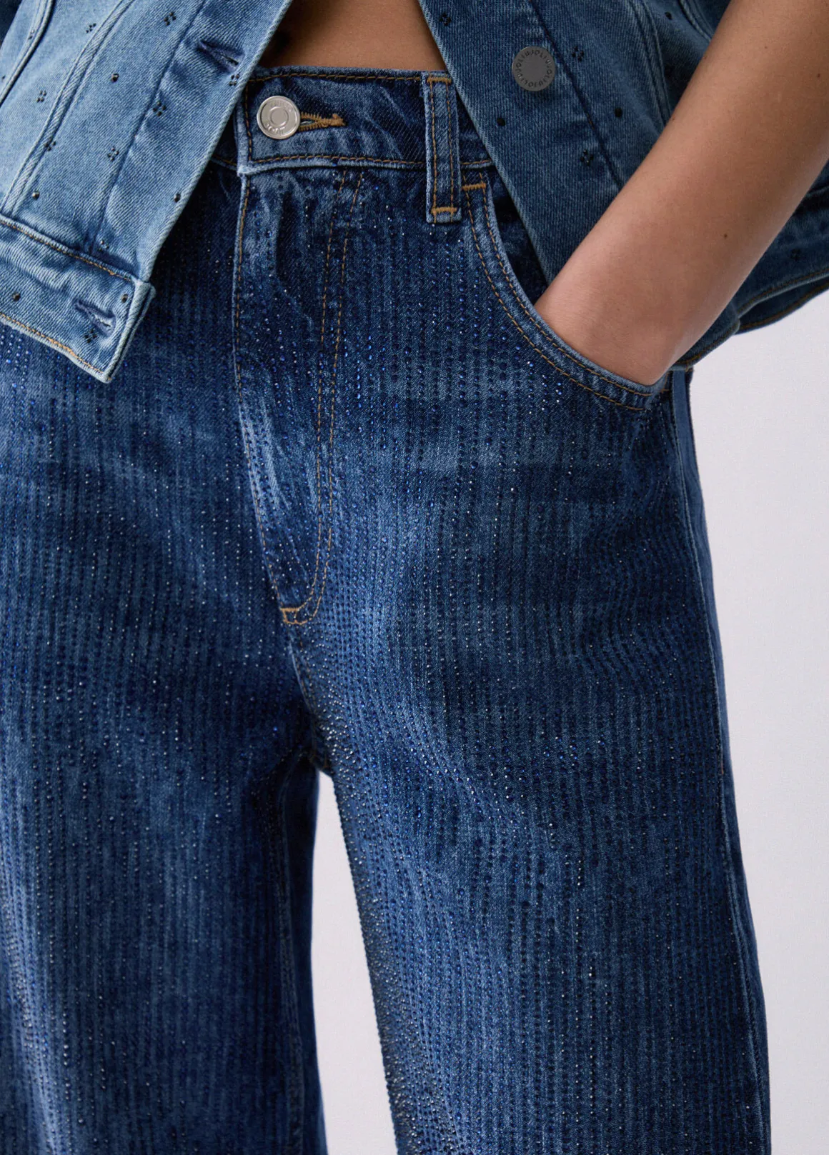 Jeans straight con strass