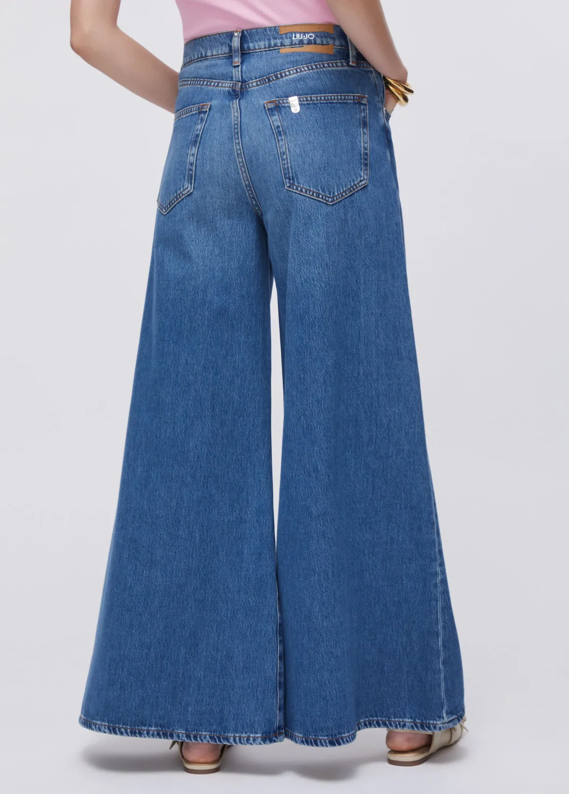 Jeans super flare a vita alta