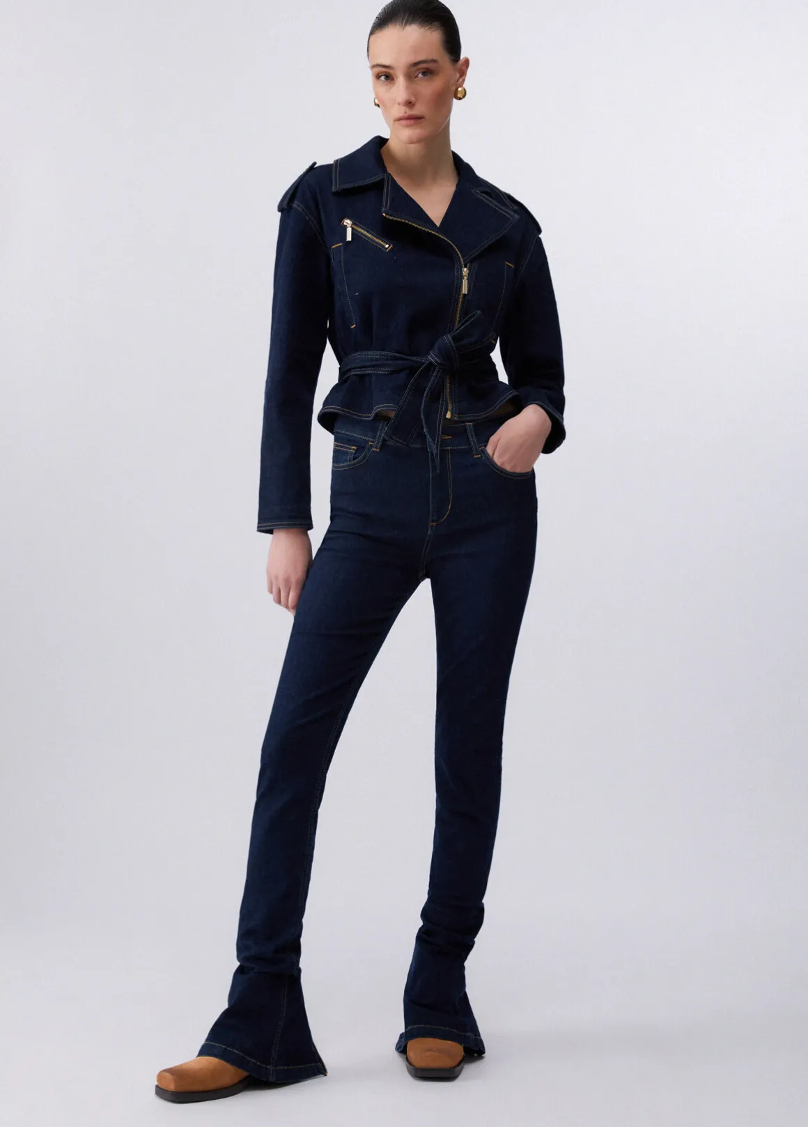 Jeans vita alta con zip