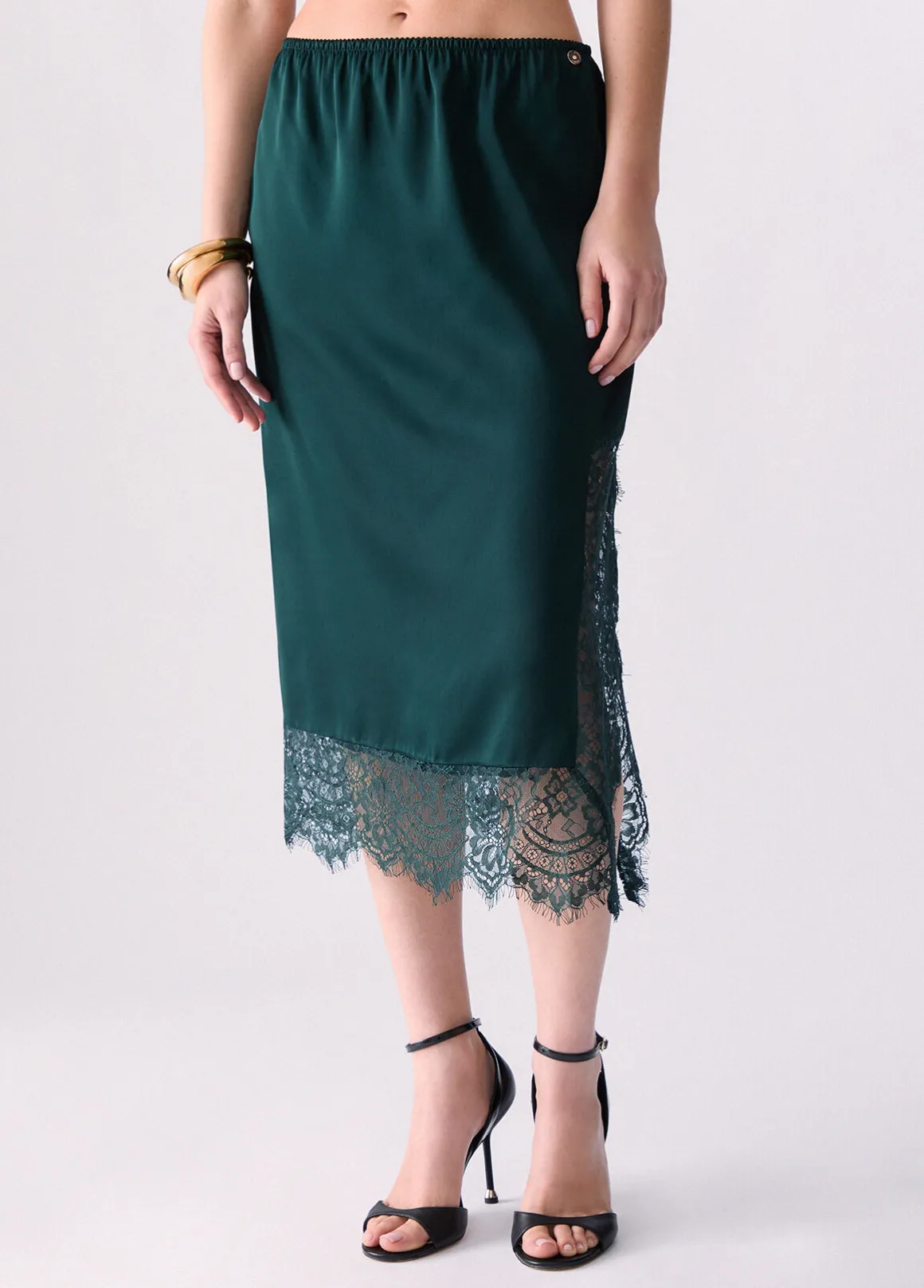 Longuette in raso con pizzo valencienne