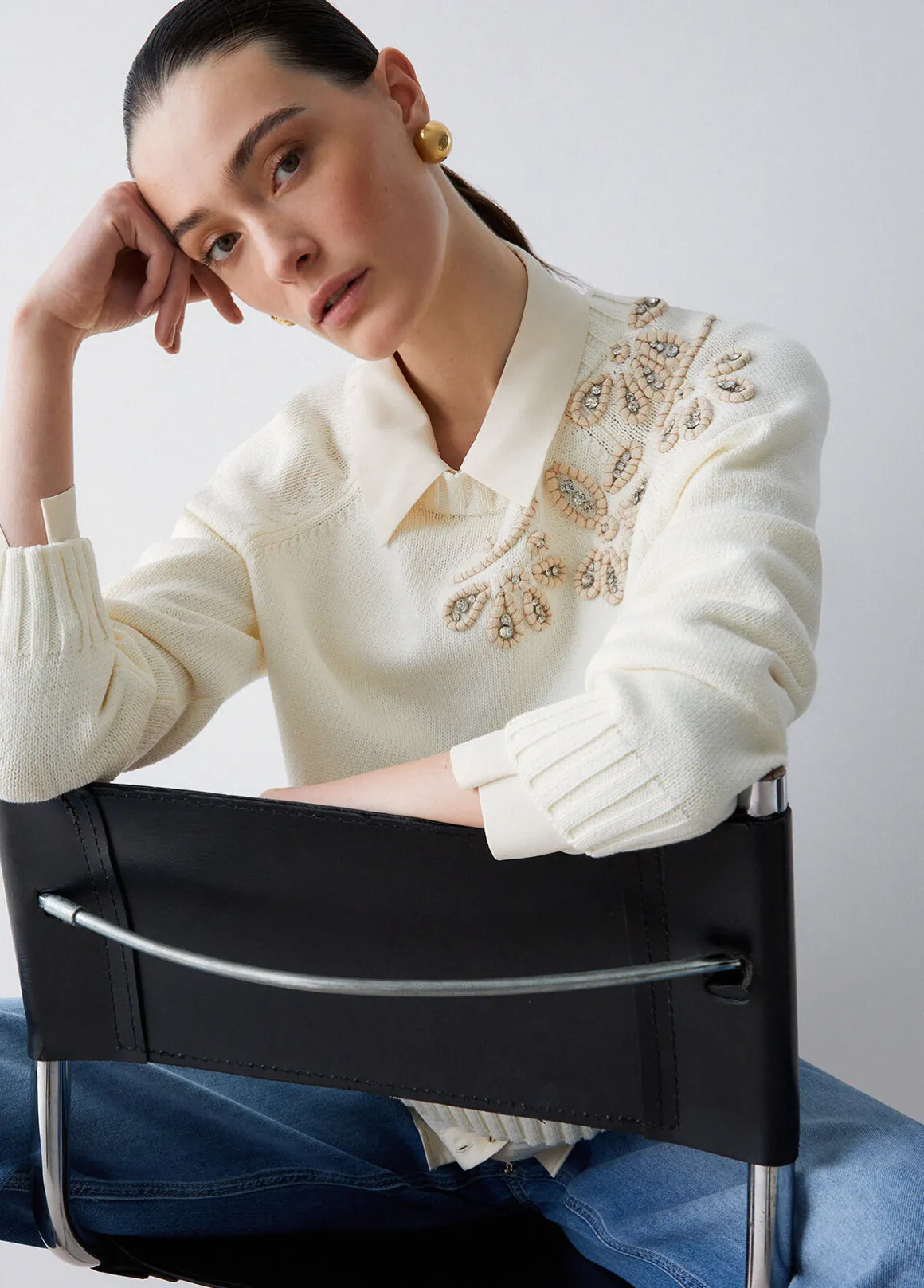 Maglia con ricami gioiello