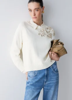 Maglia con ricami gioiello