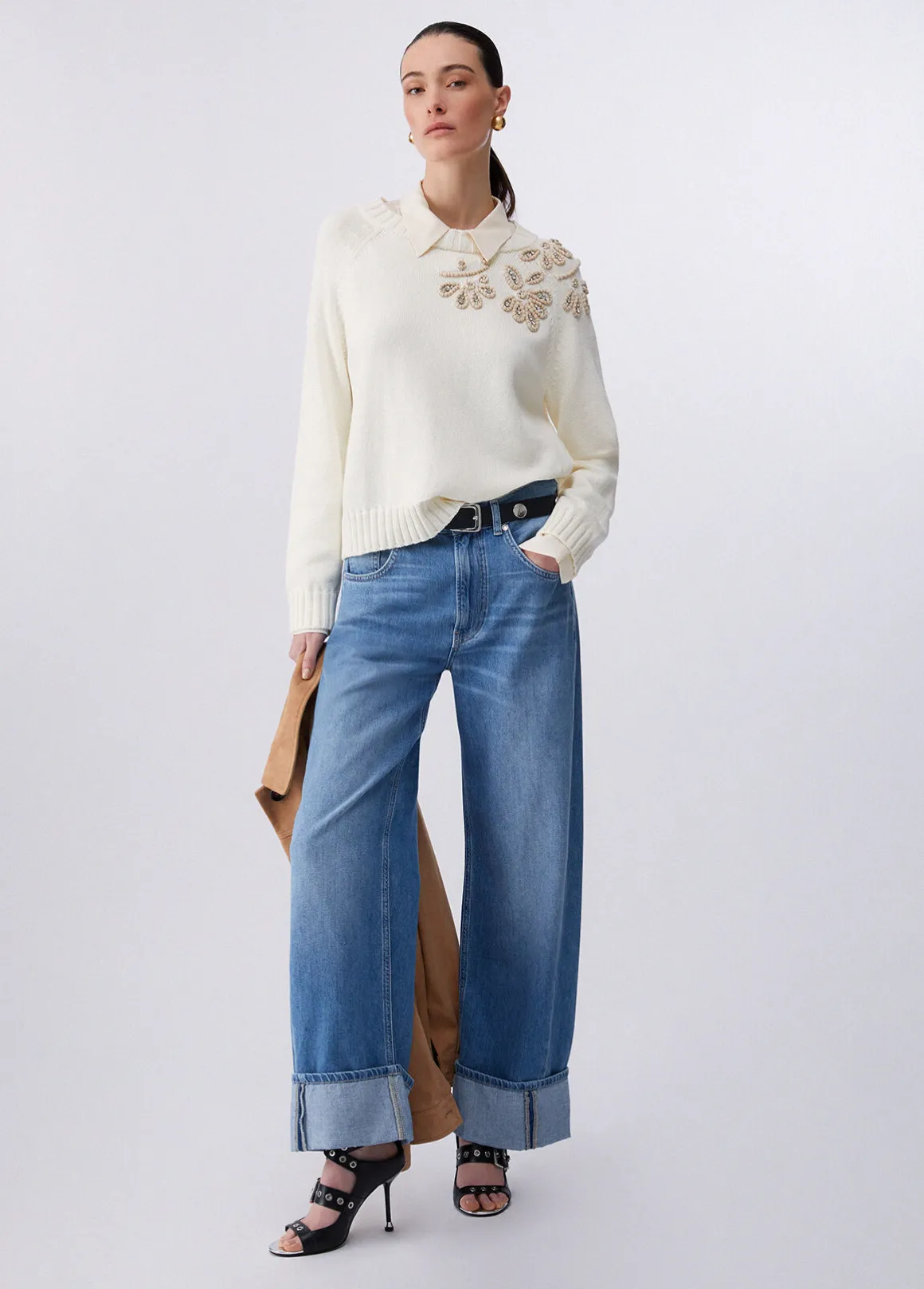 Maglia con ricami gioiello