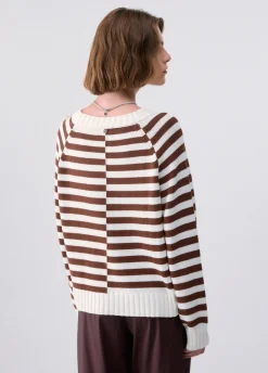 Maglia con ricami gioiello