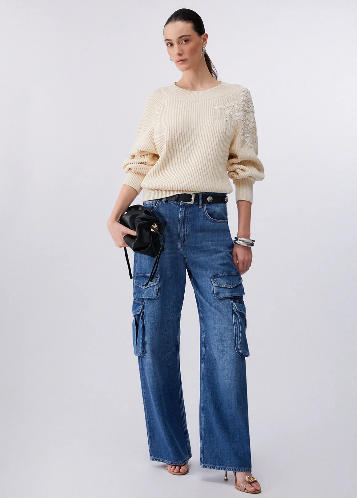 Maglia con ricamo in rafia