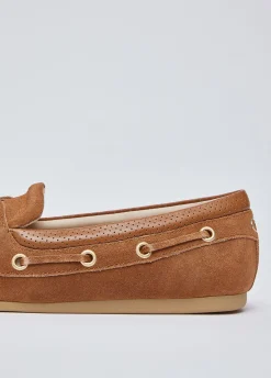 Mocassini in suede con nappine