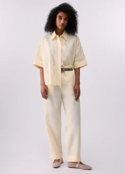 Pantaloni a vita alta