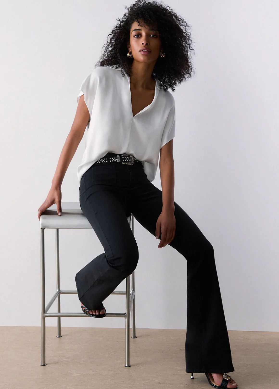 Pantaloni bootcut a vita alta