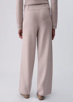 Pantaloni con cuciture a contrasto