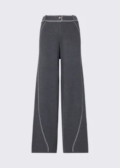 Pantaloni con cuciture a contrasto