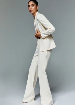Pantaloni flare