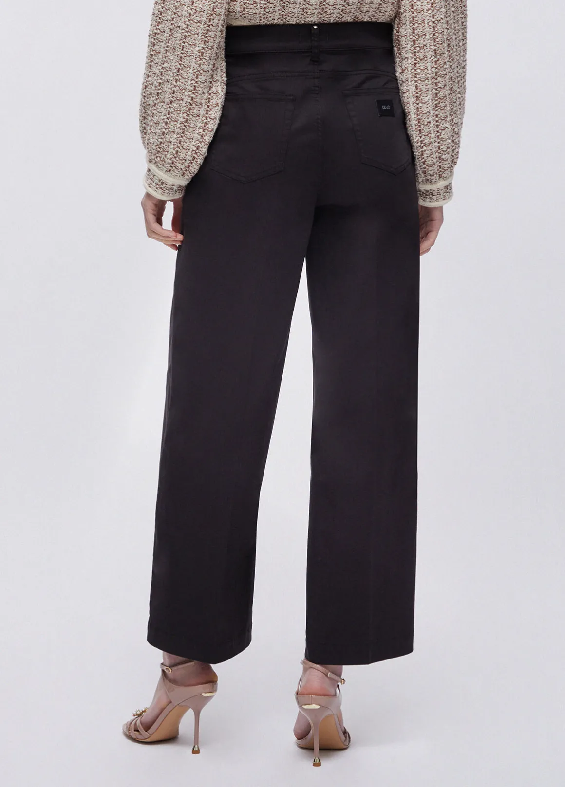 Pantaloni flare a vita alta