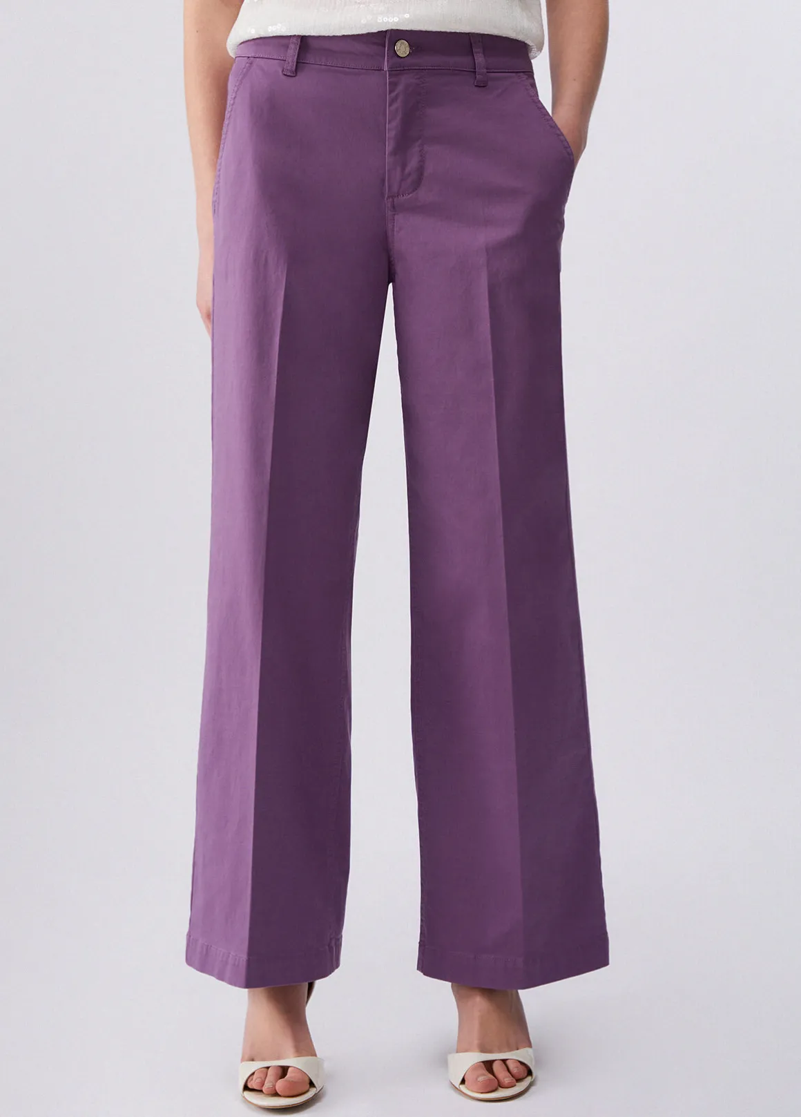 Pantaloni flare a vita alta