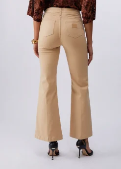 Pantaloni flare con bottoni logati