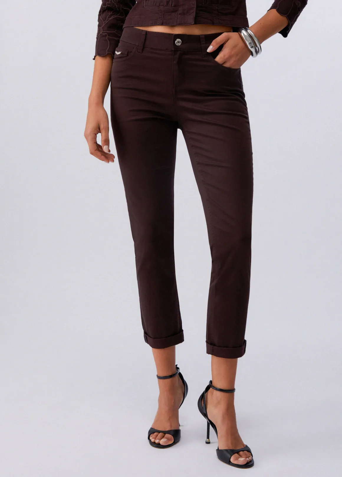 Pantaloni skinny con risvolto