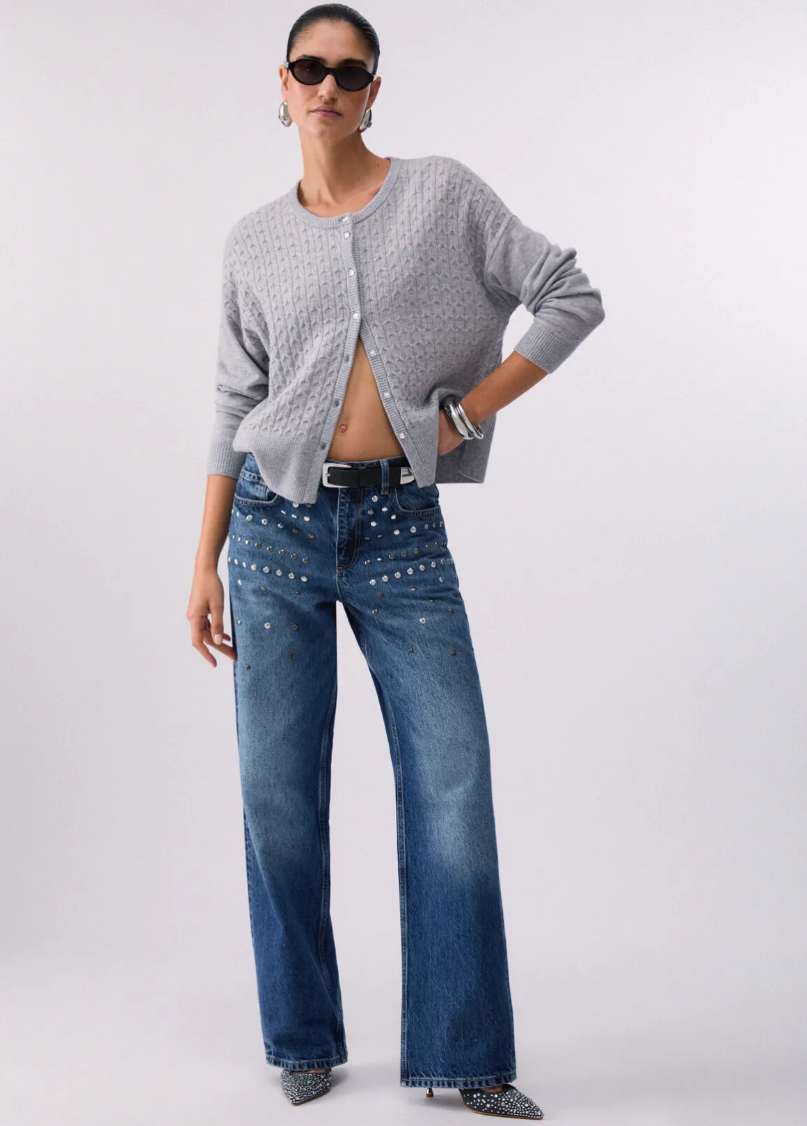 Pantaloni straight con borchie