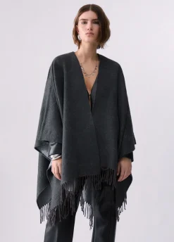 Poncho con logo embossed
