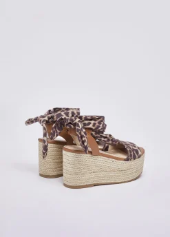 Sandali zeppa con foulard